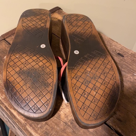 Donald J Pliner Size 9.5 M pink & white beaded brown slides, good used condition - Picture 10 of 10